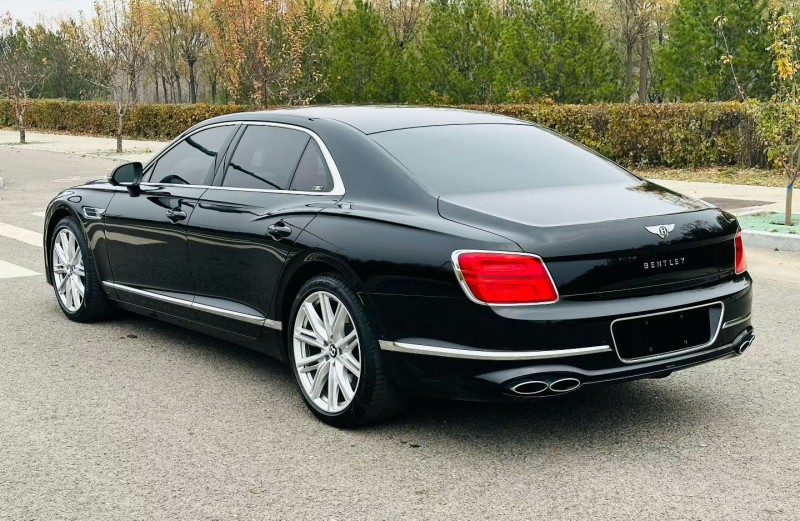 太原24年宾利飞驰6