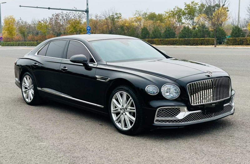 太原24年宾利飞驰9