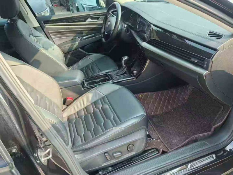 张家界20年大众帕萨特5