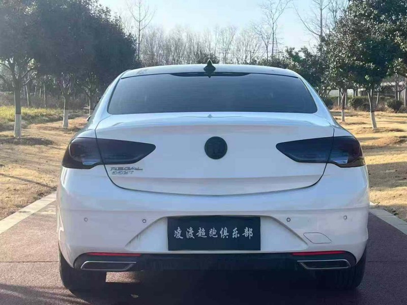 郑州23年别克君威8