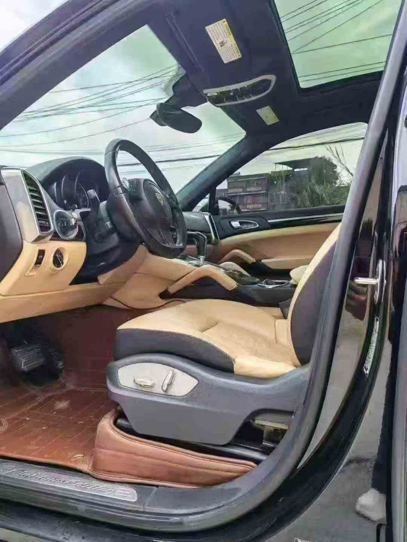钦州15年保时捷卡宴3