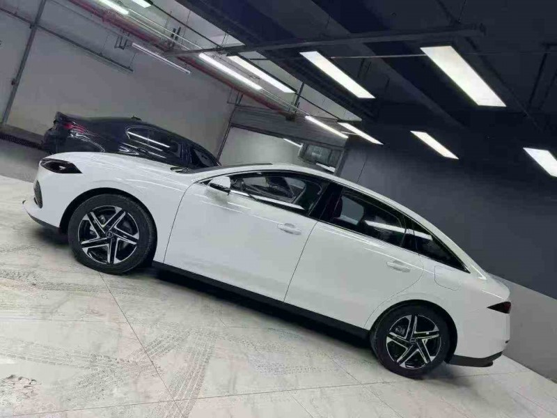 广元25年荣威D5X3