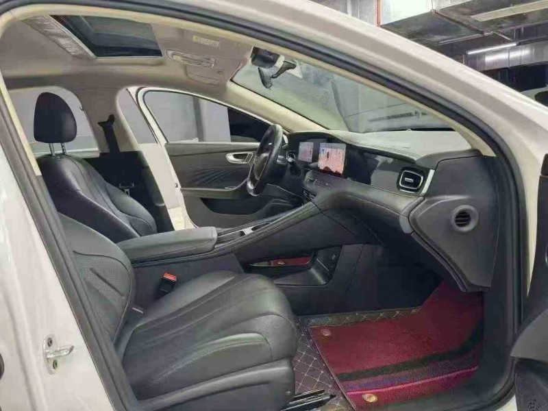 广元25年荣威D5X4