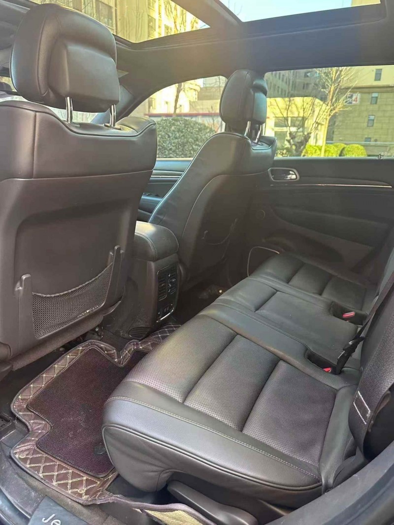 秦皇岛16年Jeep大切诺基4