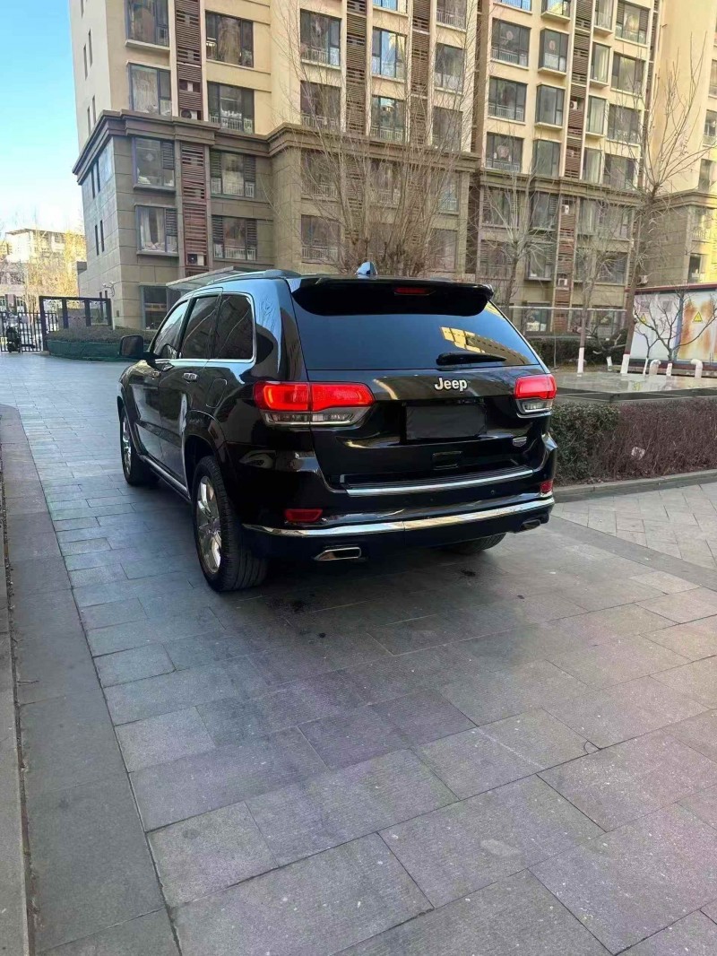 秦皇岛16年Jeep大切诺基8