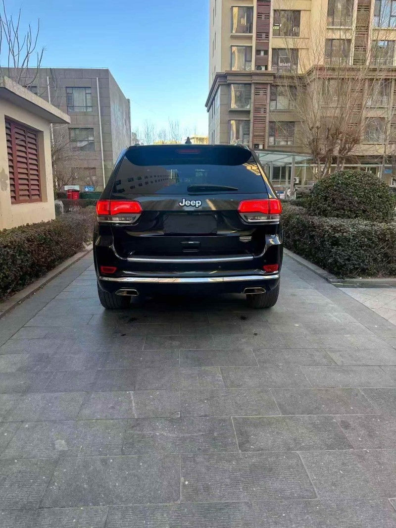 秦皇岛16年Jeep大切诺基9