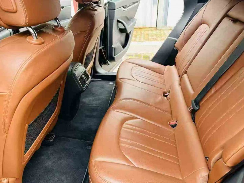 東營18年瑪莎拉蒂Levante6