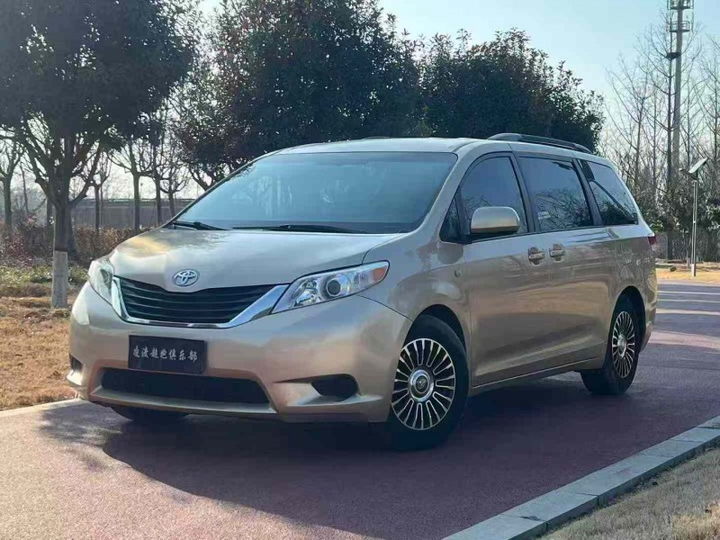 郑州14年丰田塞纳3