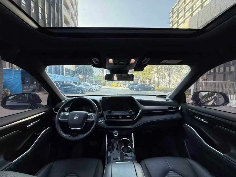 佛山23年丰田皇冠6