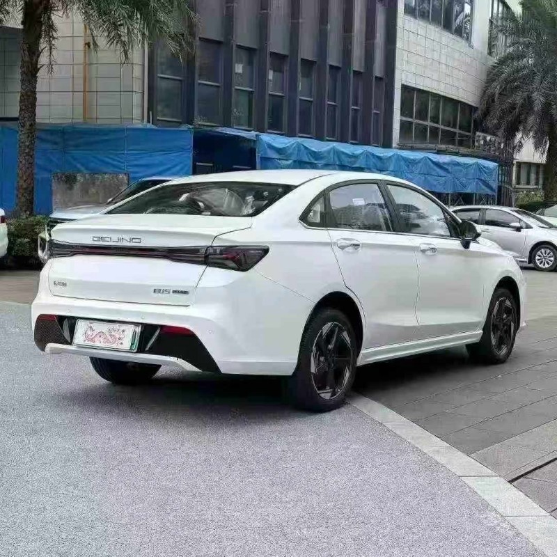 佛山25年北汽新能源EU系列8