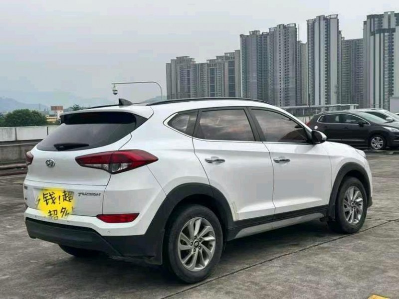 东莞19年现代途胜9