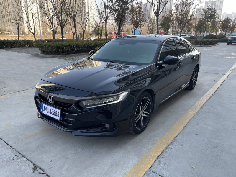 济宁23年本田雅阁2