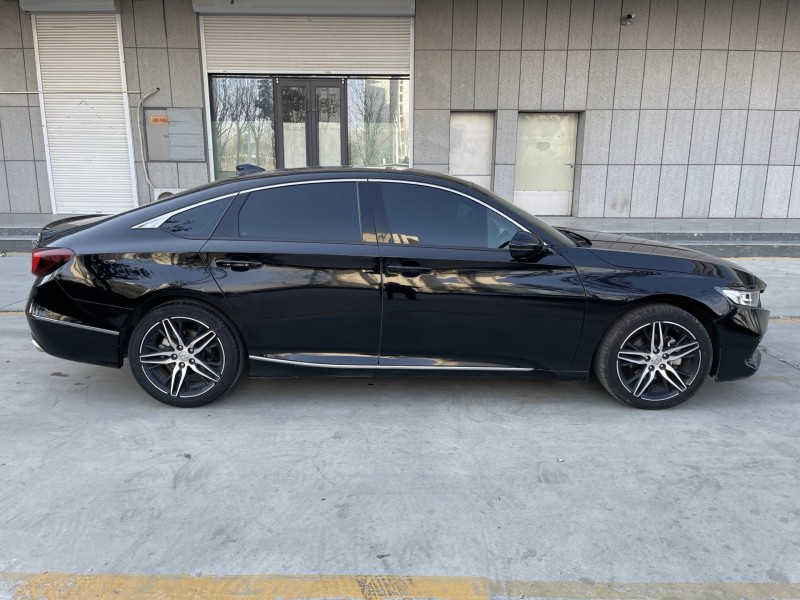 济宁23年本田雅阁7