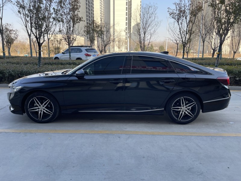 济宁23年本田雅阁8