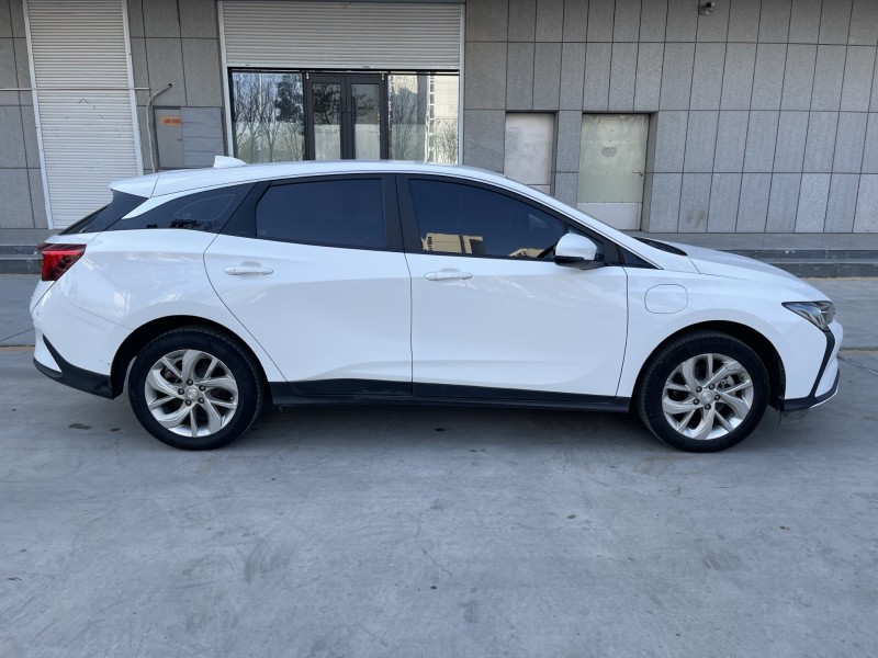 济宁24年别克微蓝7