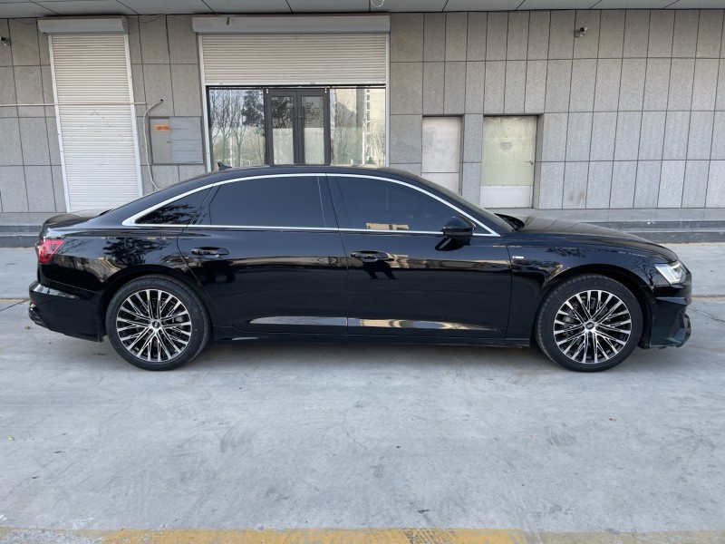 济宁23年奥迪A6L7