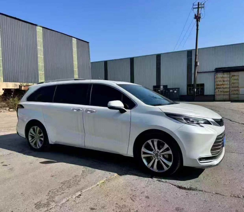 连云港23年丰田塞纳3