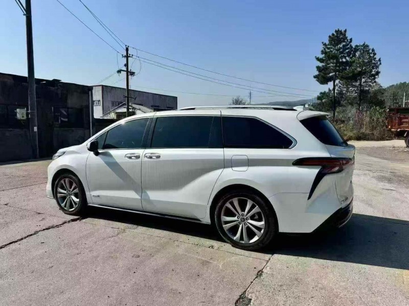 连云港23年丰田塞纳6