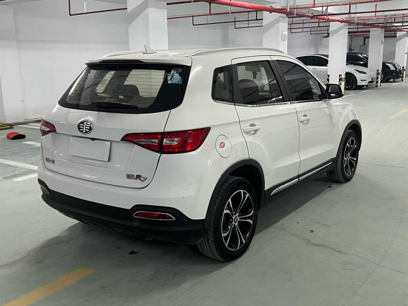 宿迁18年一汽森雅8