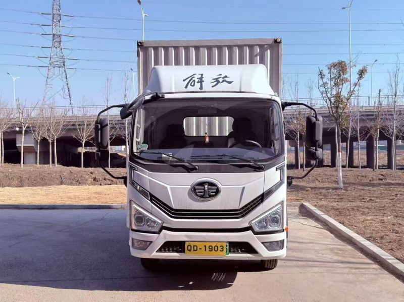 青島24年解放箱貨J61