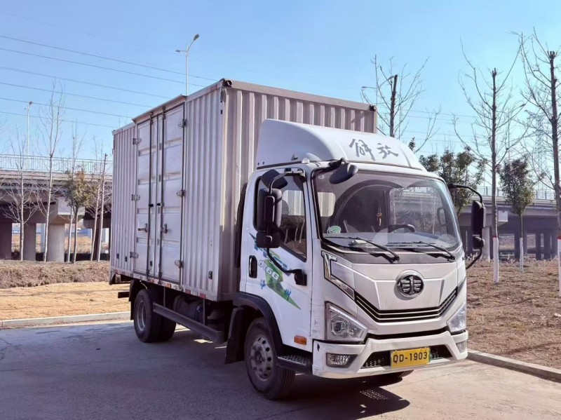 青島24年解放箱貨J63