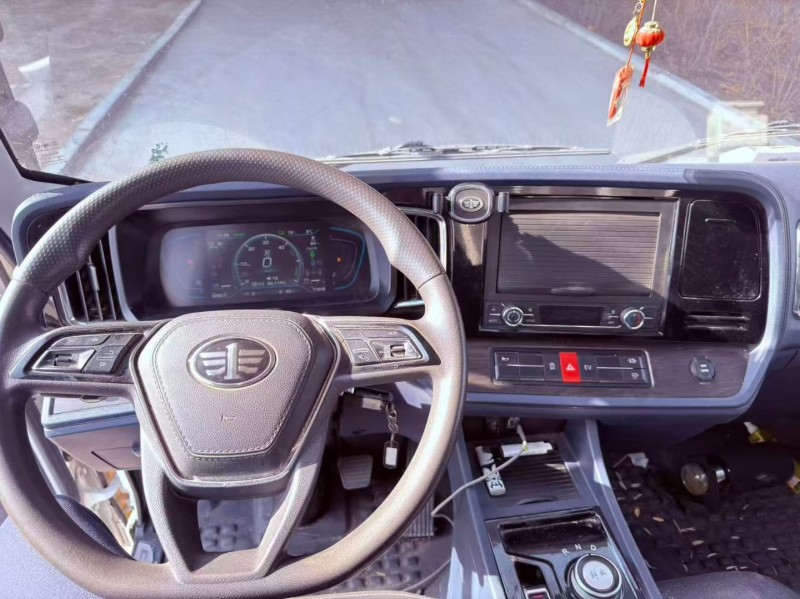 青島24年解放箱貨J65