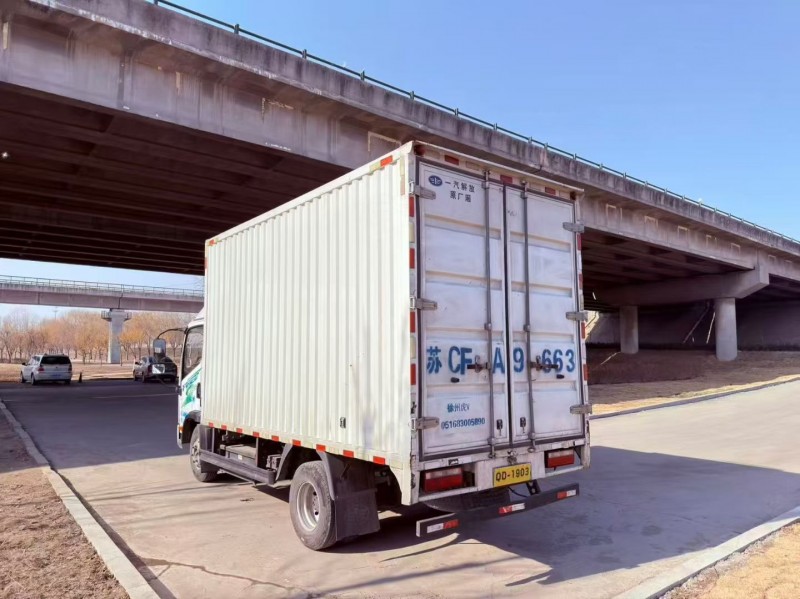 青島24年解放箱貨J68