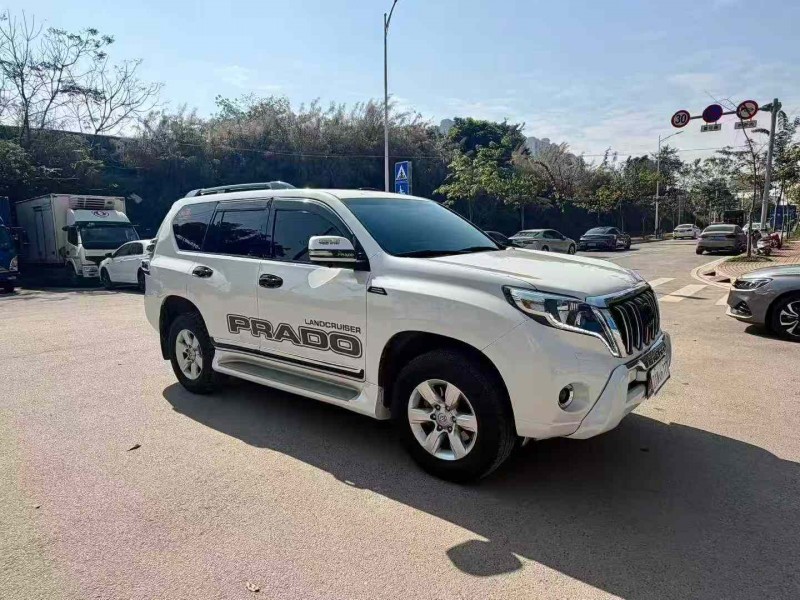 南宁14年丰田普拉多3