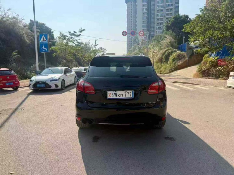 南宁13年保时捷卡宴9