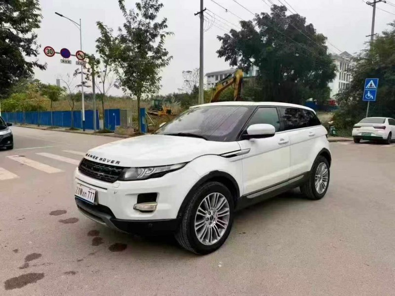 南宁12年路虎极光2