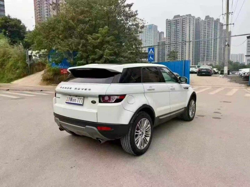 南宁12年路虎极光7