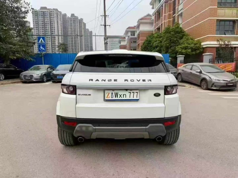 南宁12年路虎极光9