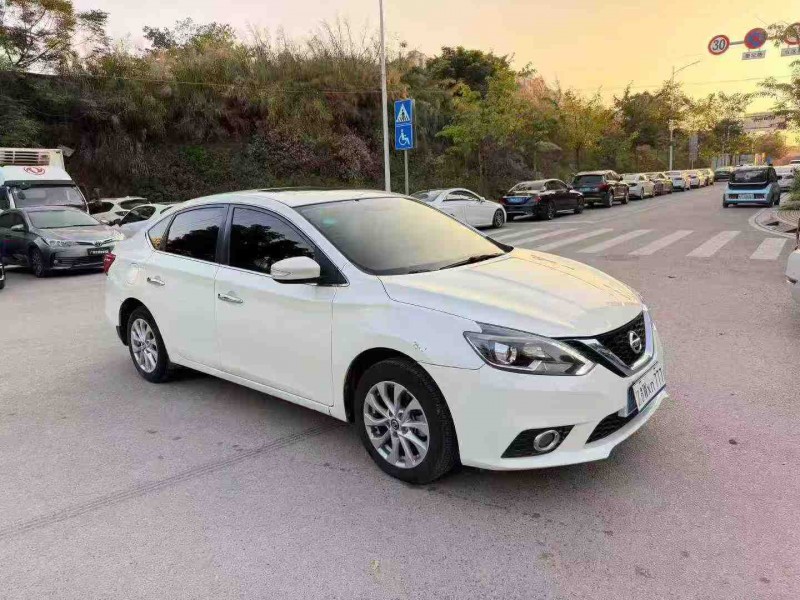 南宁17年日产轩逸3