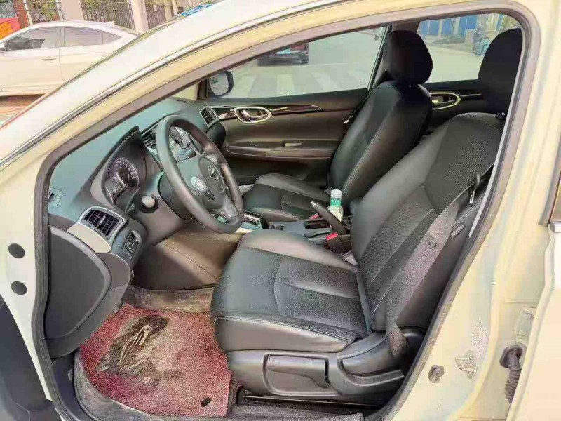 南宁17年日产轩逸4