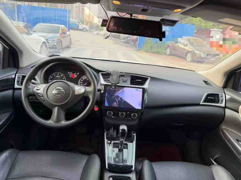 南宁17年日产轩逸5