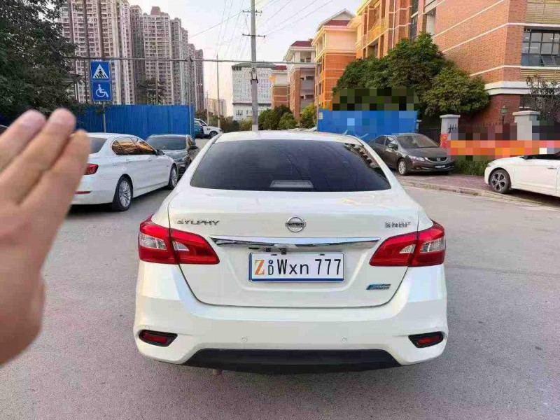 南宁17年日产轩逸9