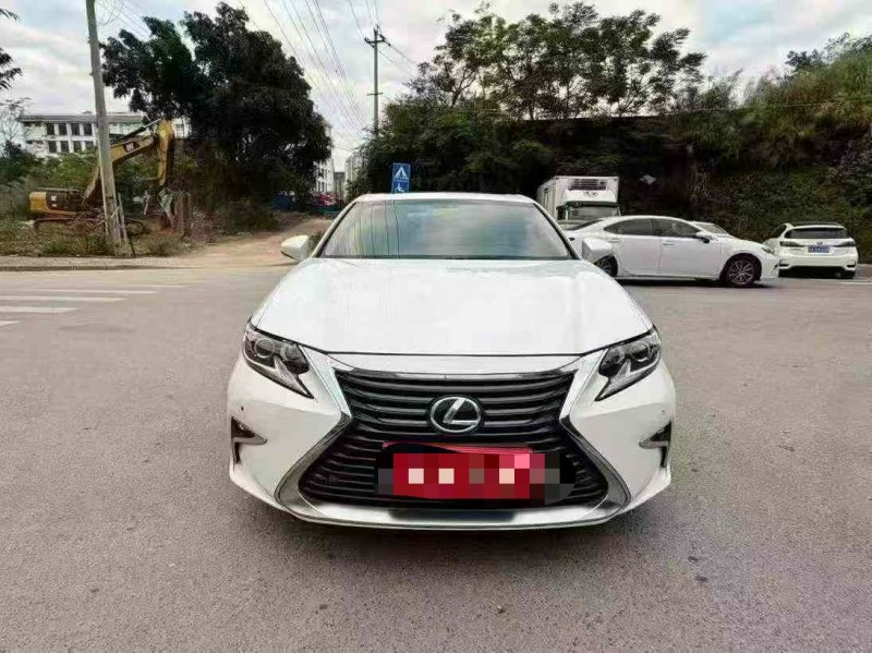 南宁18年雷克萨斯ES1