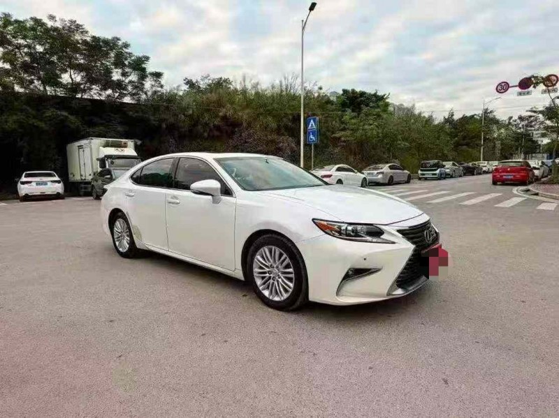 南宁18年雷克萨斯ES3