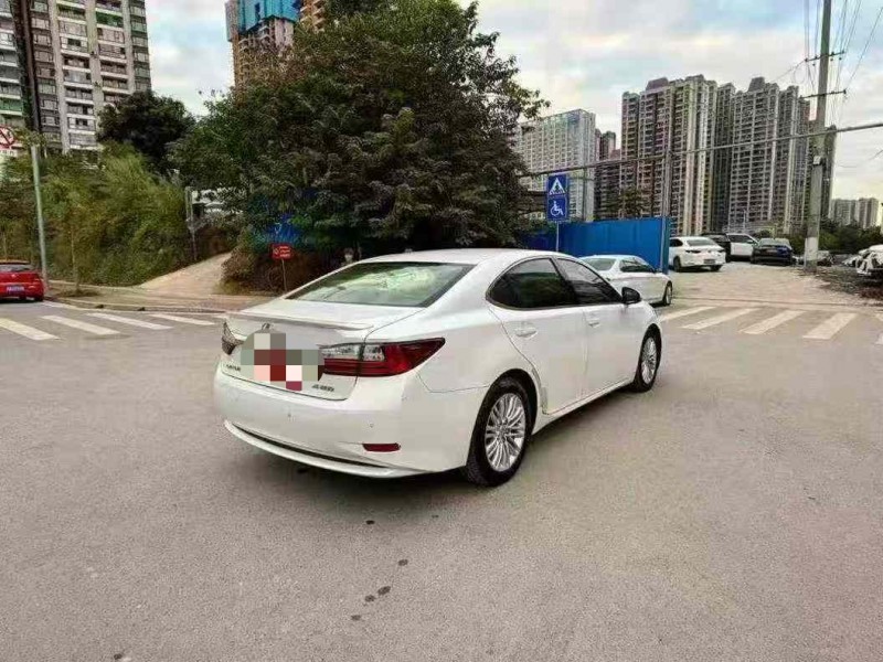 南宁18年雷克萨斯ES7