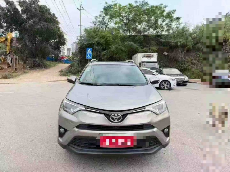 南宁16年丰田RAV41