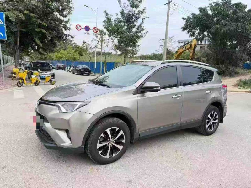 南宁16年丰田RAV43