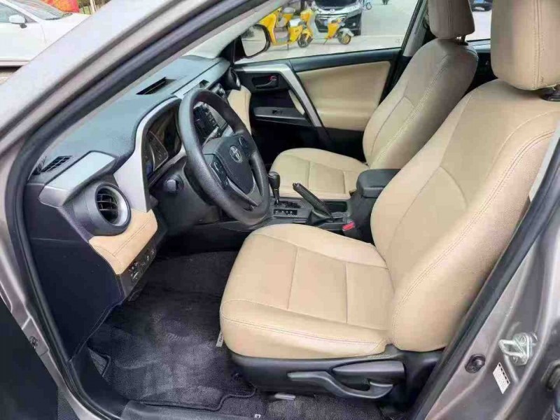 南宁16年丰田RAV44