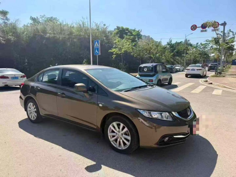 南宁15年本田思域3