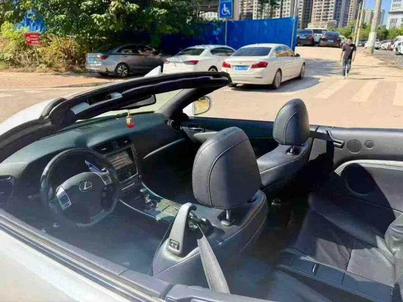 南宁11年雷克萨斯IS4