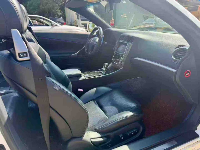 南宁11年雷克萨斯IS6