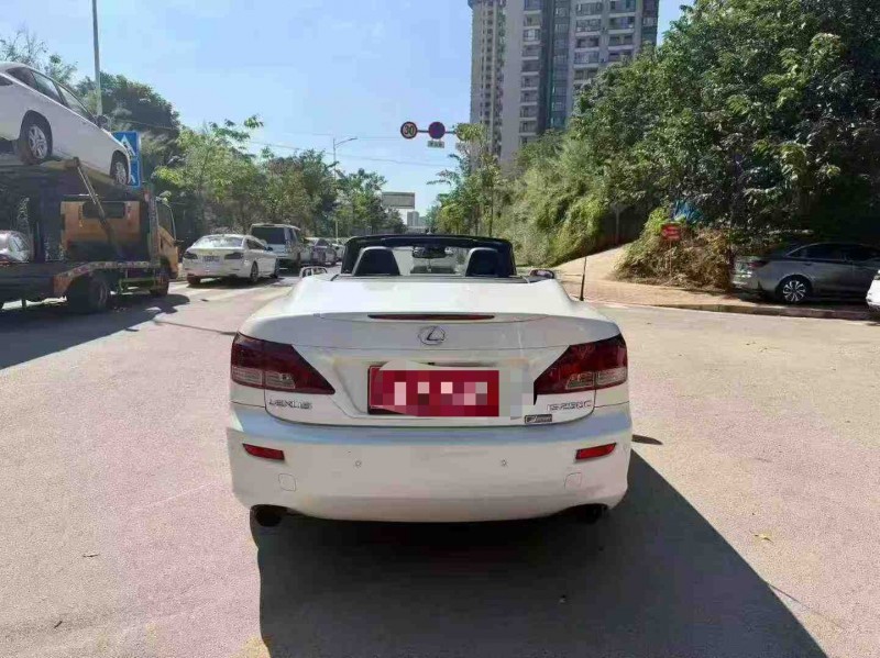 南宁11年雷克萨斯IS9