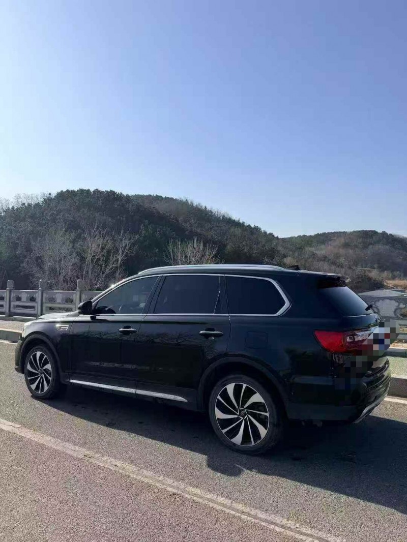 青島21年紅旗HS78