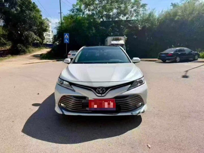 南宁18年丰田凯美瑞1