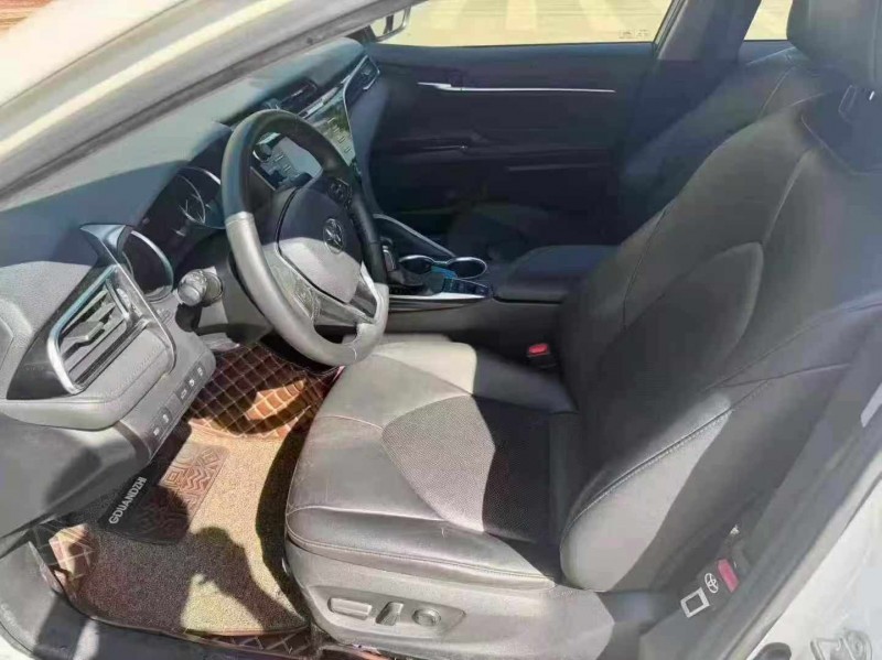 南宁18年丰田凯美瑞4