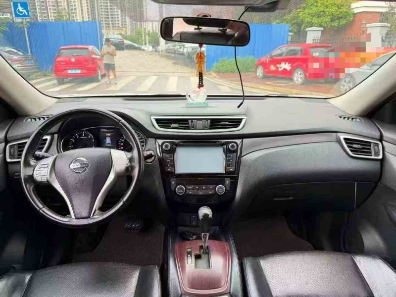 南宁15年日产奇骏5